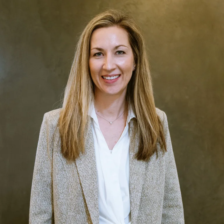 Headshot of Lauren McClelland