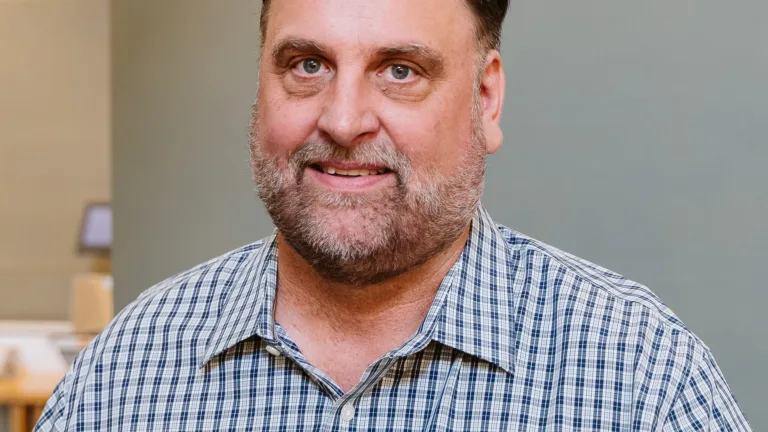 Headshot of Peter Hamilton